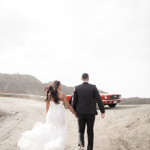 White gown - Picture 2 of 2